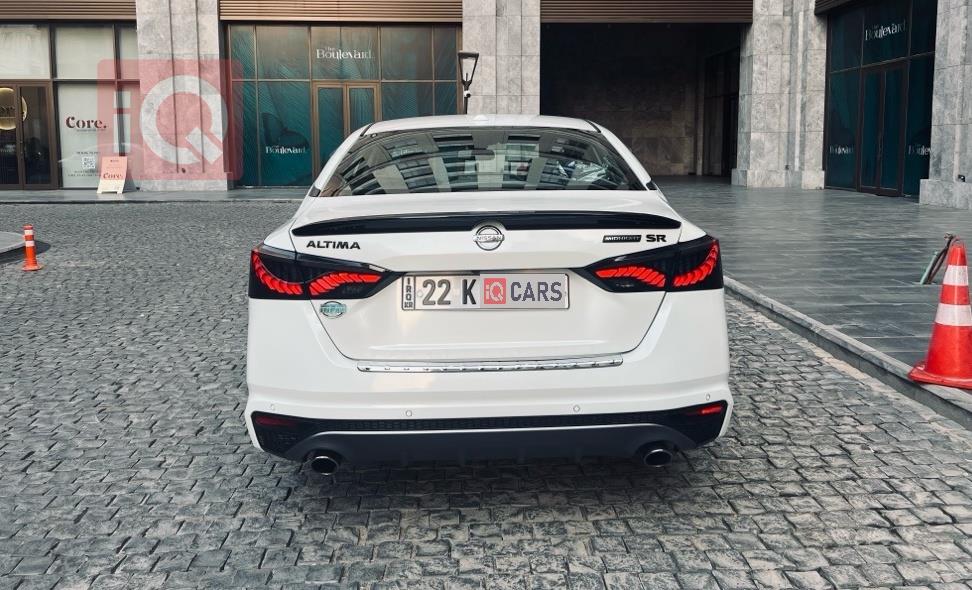 نيسان ألتيما